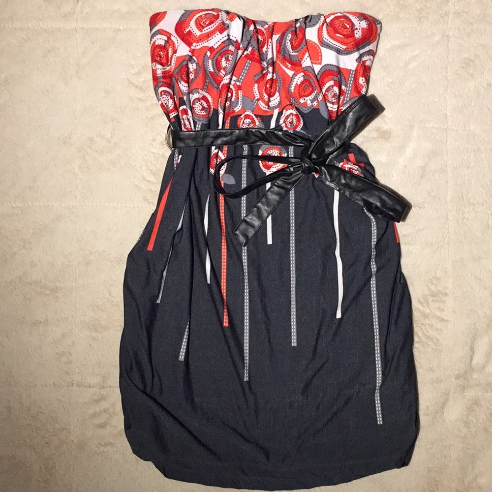 Strapless minidress with faux leather belt